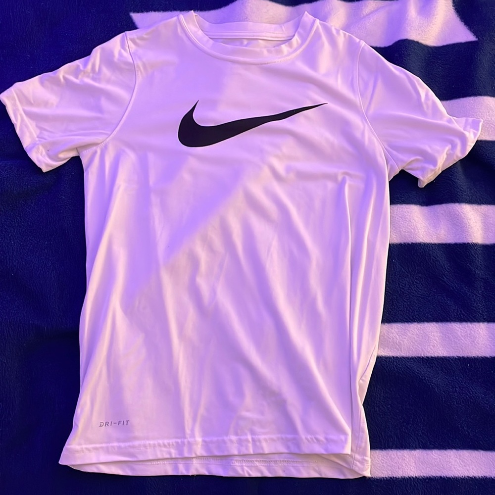 nike girls shirt